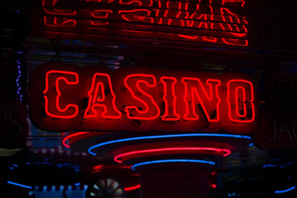 Discover the status of online casinos in Florida, popular sweepstakes options, expected future operators, and FAQs about gambling regulations and bonuses for 2025.